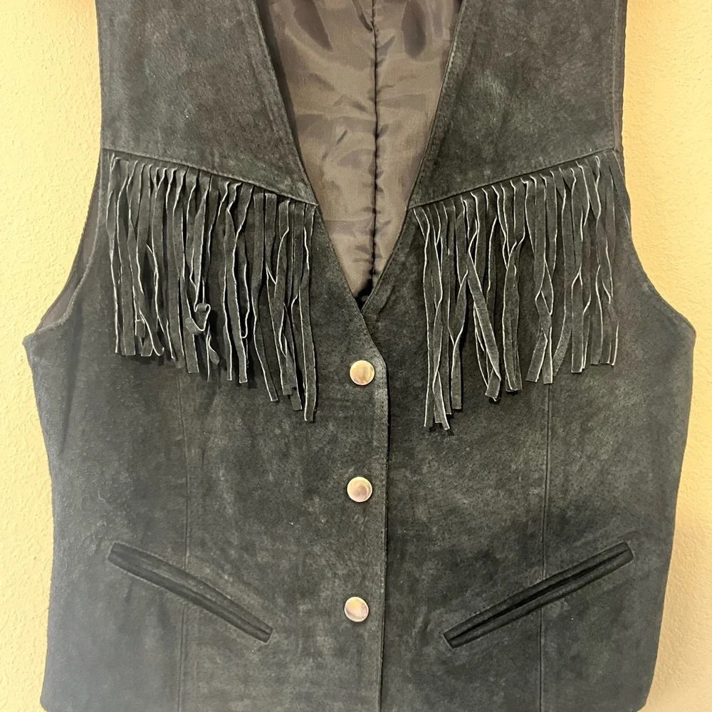 Black 100% leather Fringe Vest - Picture 2 of 5